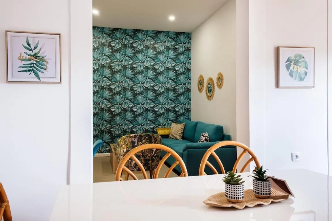 Pensión Hotel Guestready - Blissful Getaway In Funchal Portugal