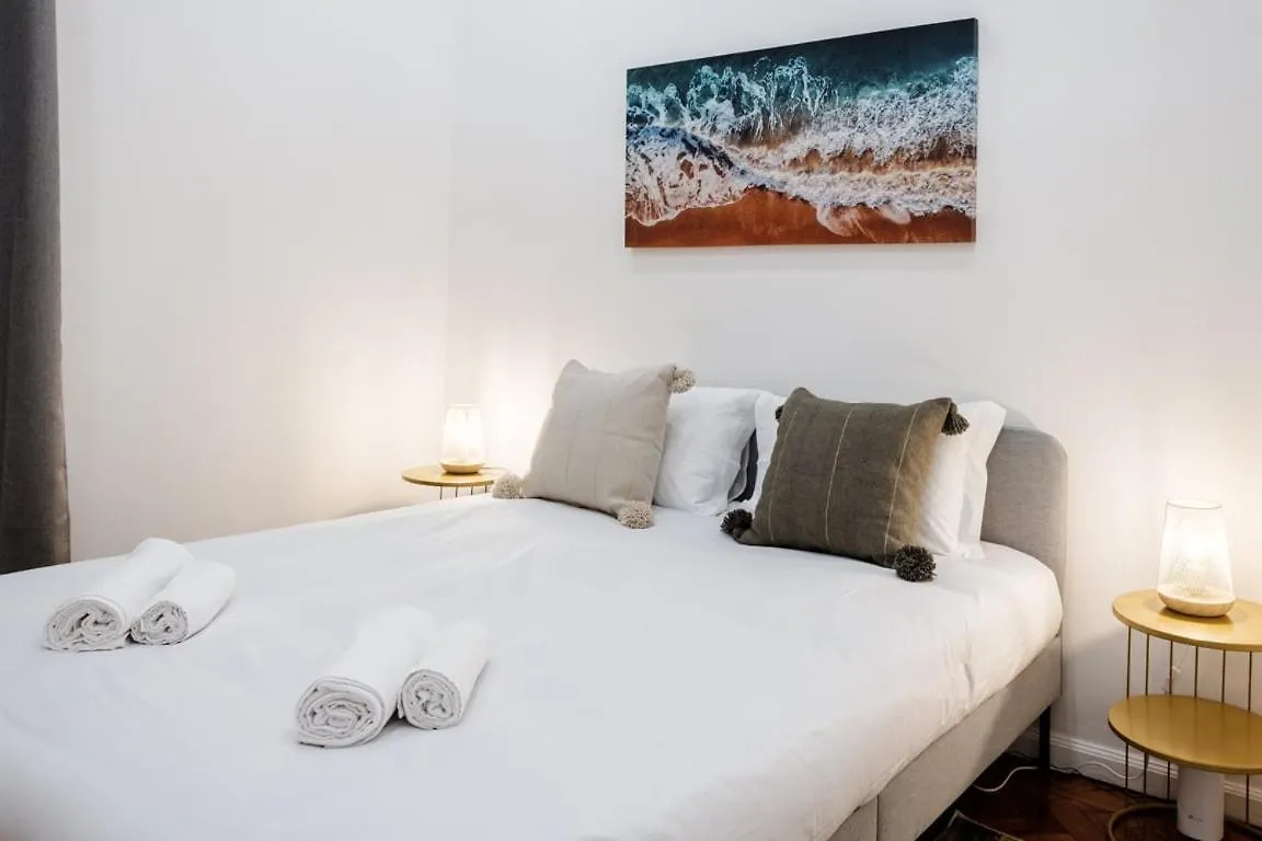 Pensión Hotel Guestready - Blissful Getaway In Funchal Portugal