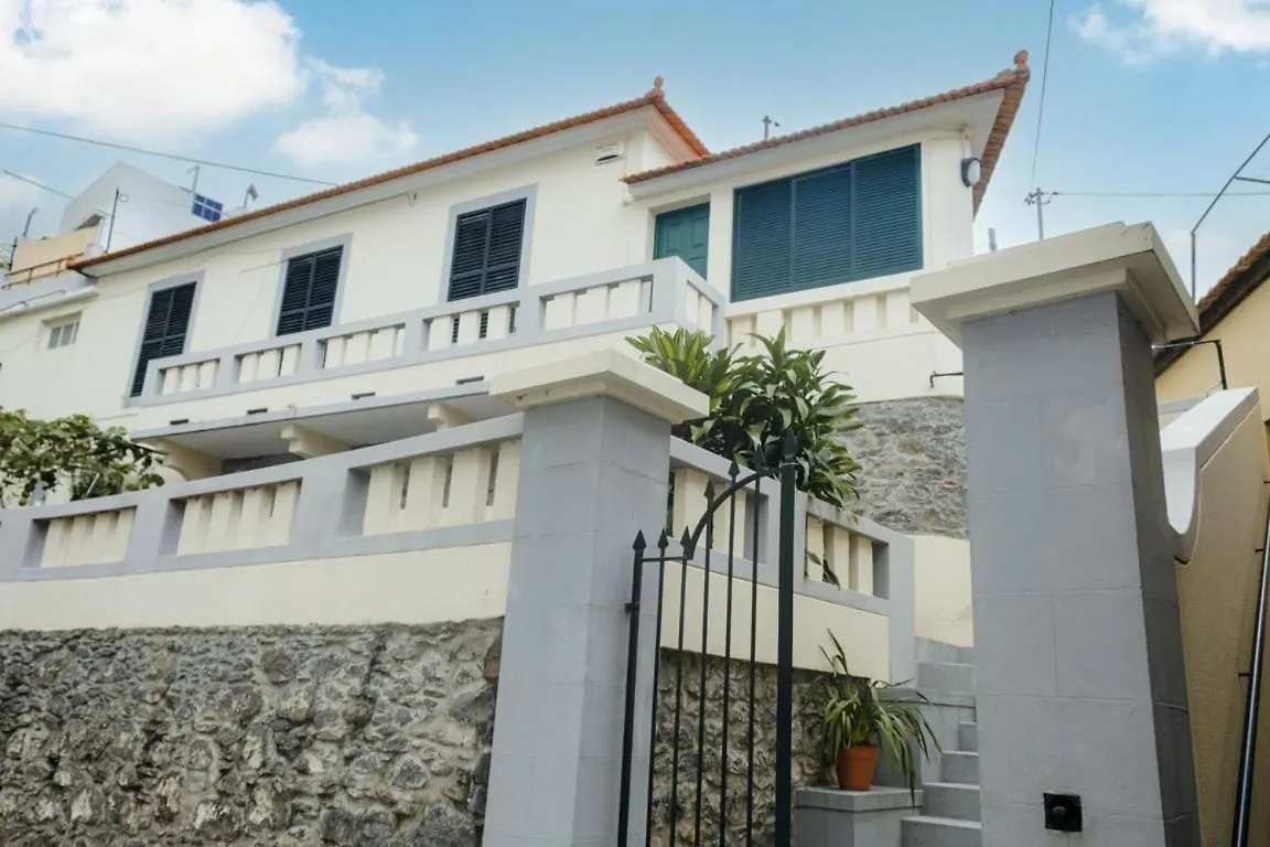 Pensión Hotel Guestready - Blissful Getaway In Funchal