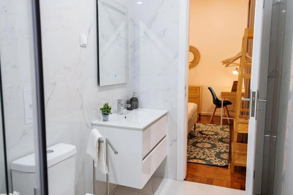 Pensión Hotel Guestready - Blissful Getaway In Funchal Portugal